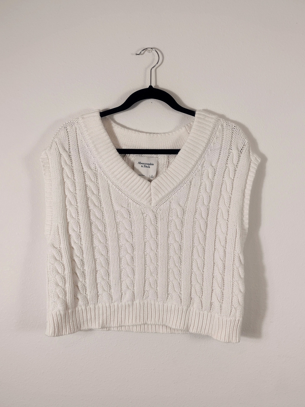 Abercrombie & Fitch White Cable Knit V-Neck Cropped Sweater Vest Size Small